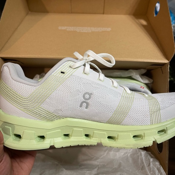 On Cloud GO Women’s Running Shoes - Picture 2 of 5